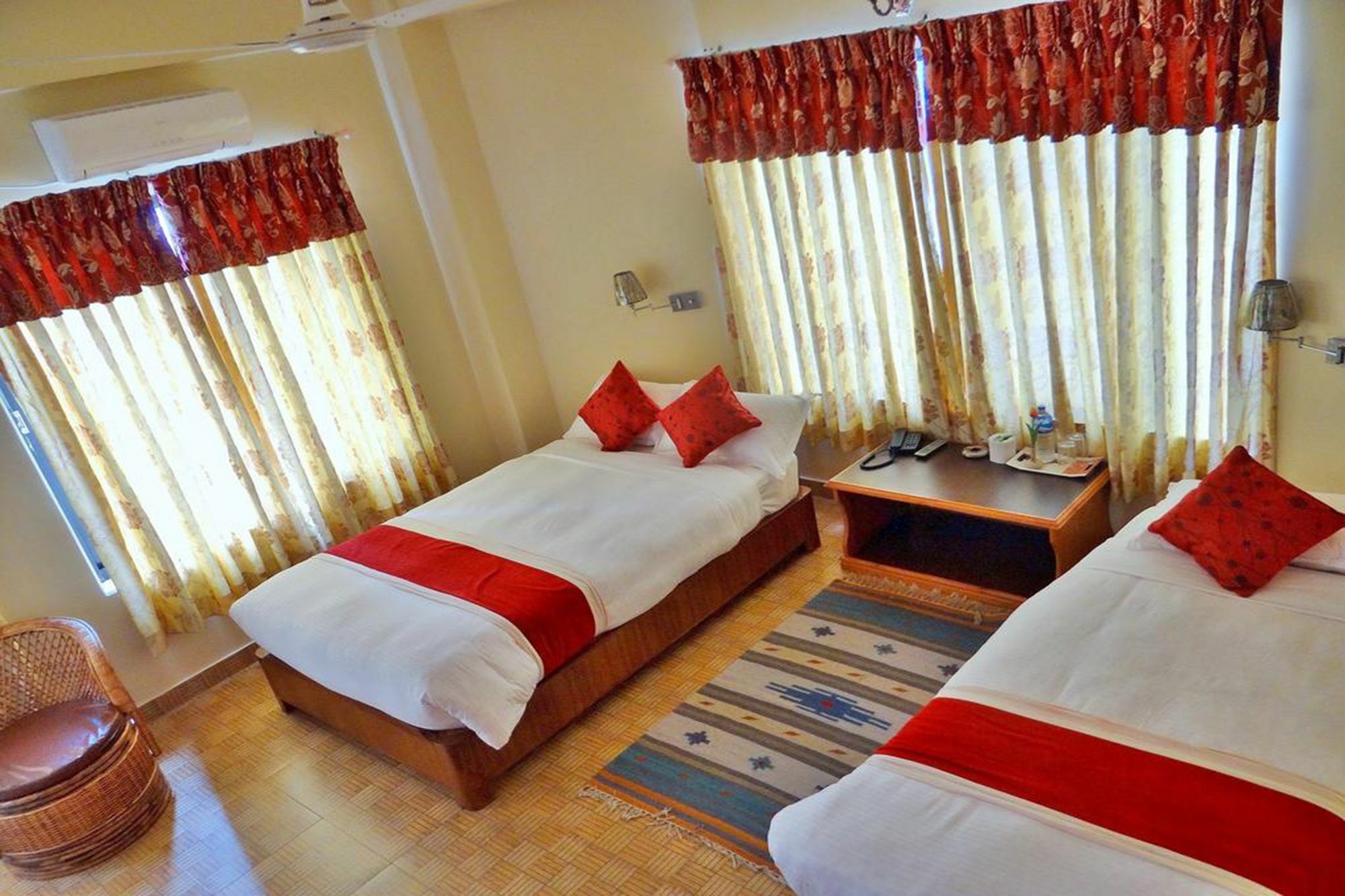 Silver Sky Hotel Pokhara Exterior photo